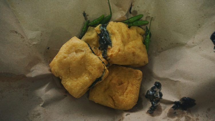 Tahu Petis Prasojo: Gorengan Semarang yang Tak Lekang Oleh Waktu